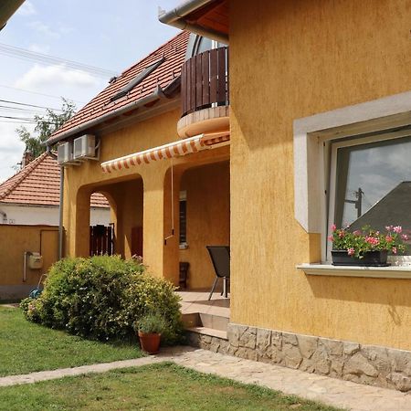 B6 Apartman Veszprém Exterior photo