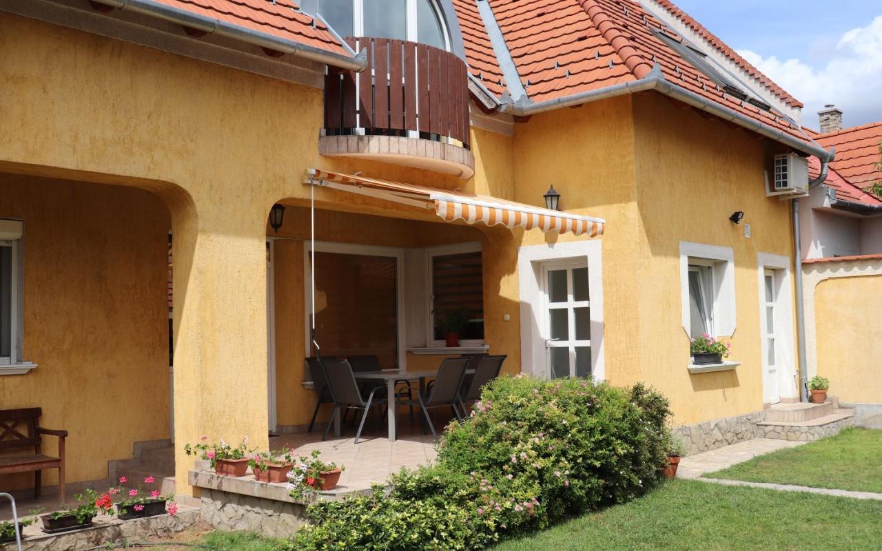 B6 Apartman Veszprém Exterior photo
